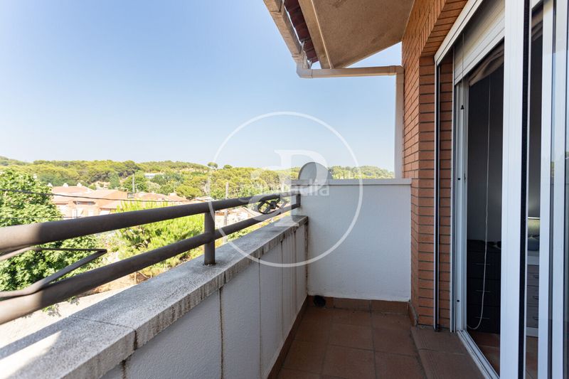 Foto 184761e6-d822-419c-b84e-183840d36bac. Casa amb calefacció aparcament a Ca n´Oriol Rubí