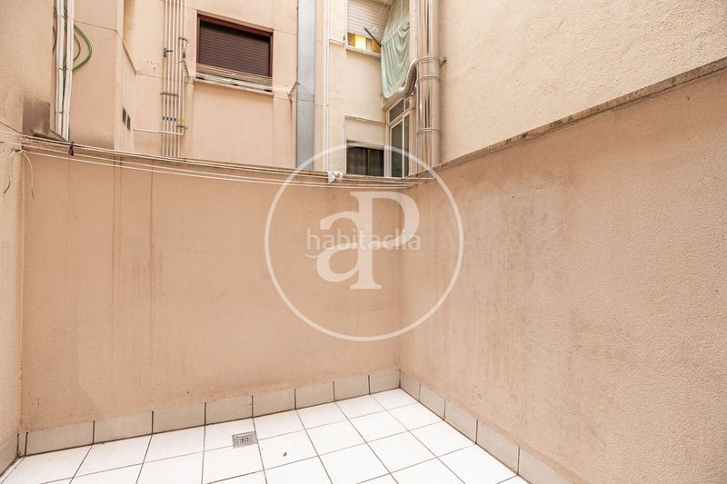 Foto 0db3a471-419c-4965-a1c5-95ec77375445. Pis amb calefacció aparcament a Sagrada Família Barcelona