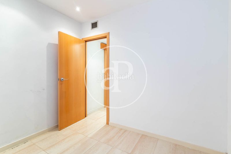 Foto 18bb1a1d-d91d-4f19-a1c2-3ddd1686317c. Etagenwohnung mit heizung parking in Sagrada Família Barcelona