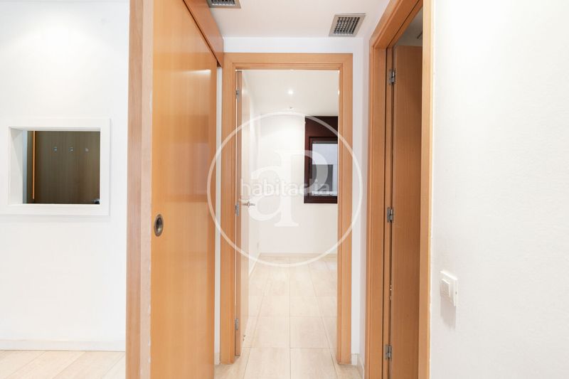 Foto c2f3da10-3e0f-43e7-a8d0-955642eb6f26. Pis amb calefacció aparcament a Sagrada Família Barcelona
