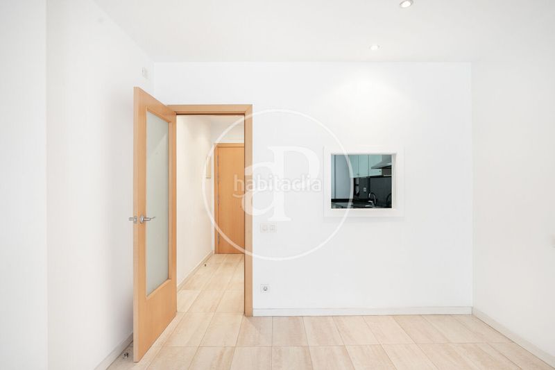 Foto c7d0ea7e-4083-4179-9564-f39b20fd4bf7. Pis amb calefacció aparcament a Sagrada Família Barcelona