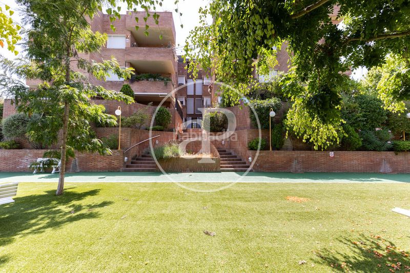 Foto a0c5c2fe-6c0f-430d-b200-54046378ef3d. Pis amb calefacció aparcament piscina a Eixample Sant Cugat del Vallès