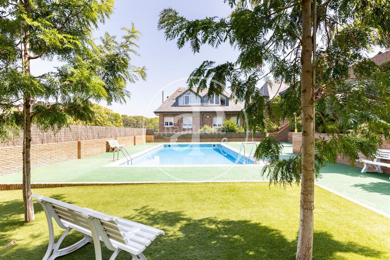Foto e0015cbd-06ea-4ddf-9686-f5c7a864a525. Pis amb calefacció aparcament piscina a Eixample Sant Cugat del Vallès