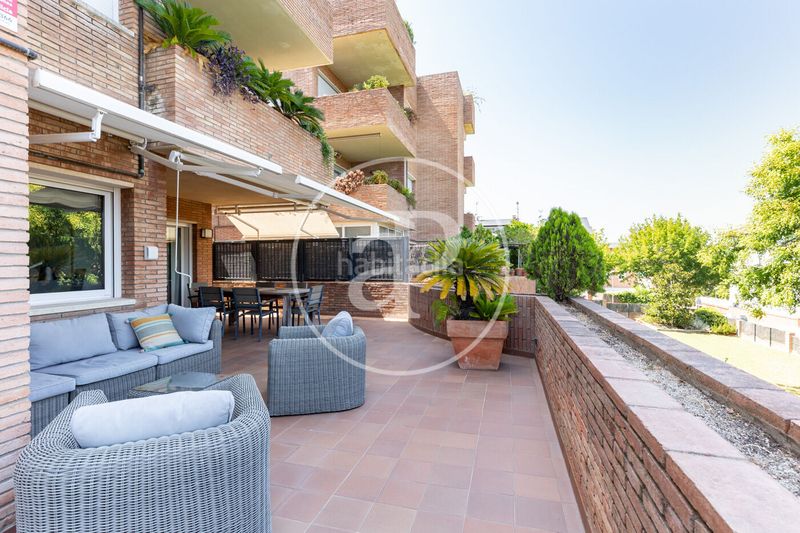 Foto fef74d6c-0317-4224-b3e4-9370835f6744. Pis amb calefacció aparcament piscina a Eixample Sant Cugat del Vallès