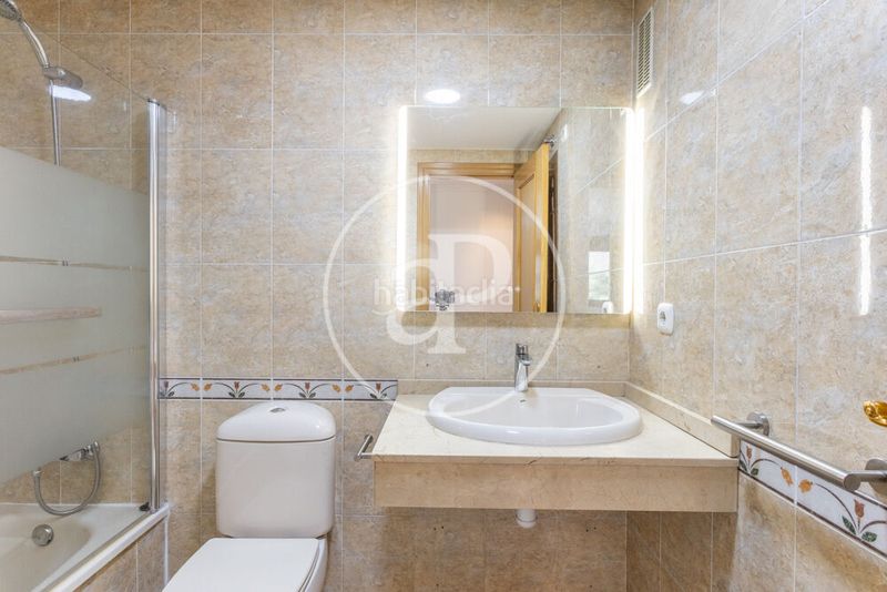 Foto 5bb24f44-c80f-416e-880f-e00417bf0f49. Rent flat with heating parking pool in Penya-Roja - Avda. Francia Valencia