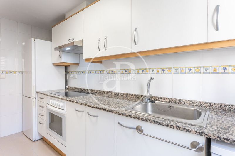 Foto d7a1bde2-e70e-4ad4-bc3f-c039e1f0d99d. Rent flat with heating parking pool in Penya-Roja - Avda. Francia Valencia