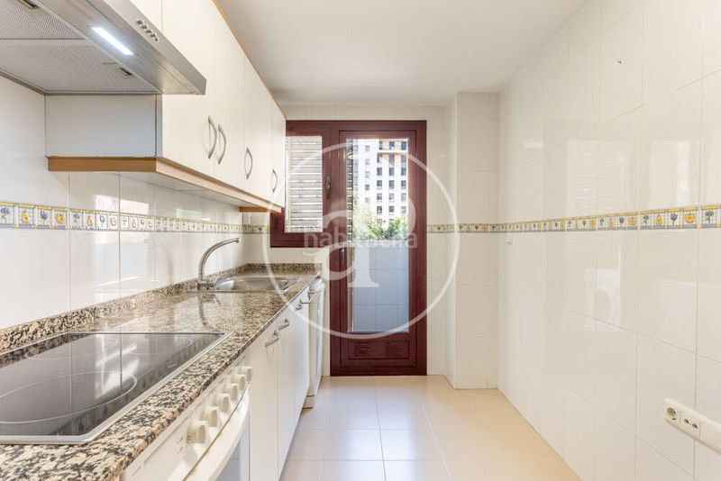Foto fc574eef-b230-4542-b4e0-27634d74428b. Rent flat with heating parking pool in Penya-Roja - Avda. Francia Valencia