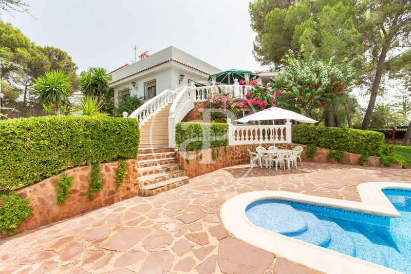 Foto 1d413c87-eb5e-4b20-9656-42f11afd5df2. Casa villa independiente en venta en calicanto e en Torrent
