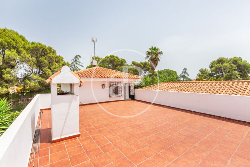 Foto b4ef2b6f-f199-42b9-b974-4f82ef9c3ac9. Casa villa independiente en venta en calicanto e en Torrent
