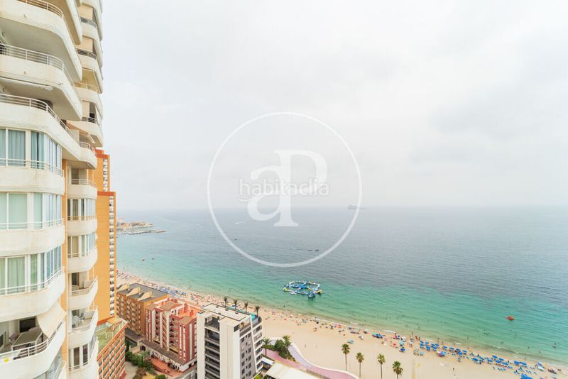 Foto cd362e7a-e788-48f6-a76c-c27b655faca4. Pis amb calefacció aparcament piscina a Playa Poniente Benidorm