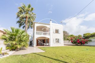 Casa bifamiliare in Alcossebre. Chalet en venta en alcossebre