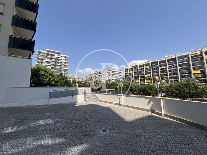Foto d005f45c-e4dd-4fb6-96ba-2f4ef4cc292f. Pis amb calefacció aparcament piscina a Playa Poniente Benidorm