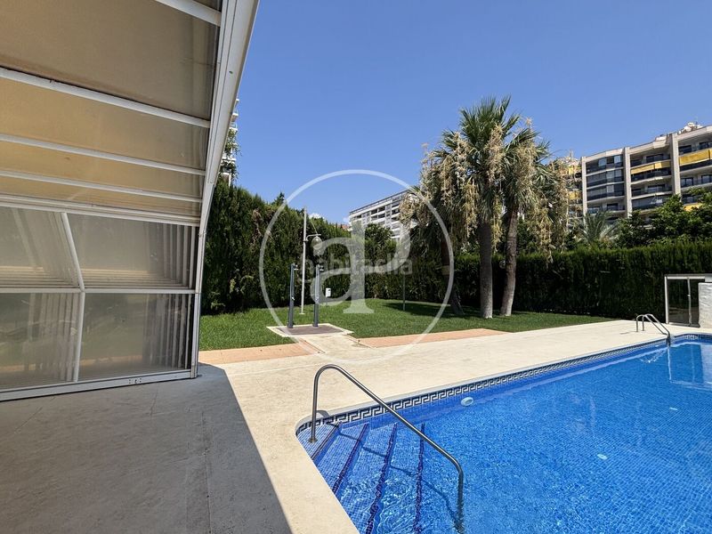 Foto f9c2d5c1-1066-4378-bc17-bd6bef698341. Pis amb calefacció aparcament piscina a Playa Poniente Benidorm