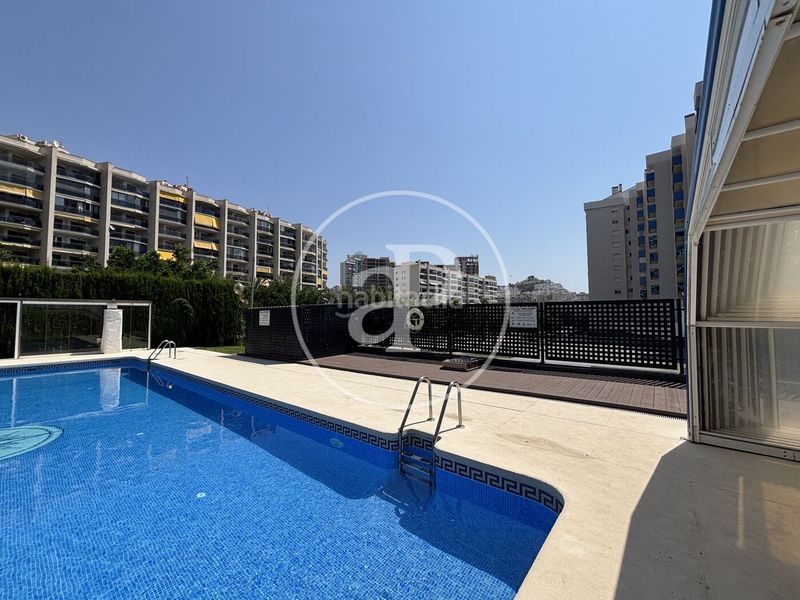 Foto fb8b0aa9-c3c1-4115-a214-2f1f4b1483fb. Pis amb calefacció aparcament piscina a Playa Poniente Benidorm