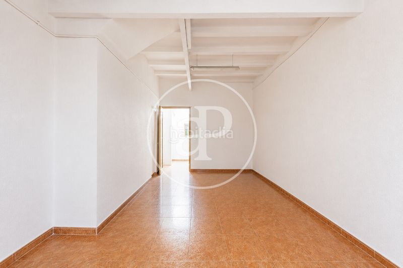 Foto b407a3bc-c8aa-40e7-be88-14828bcc3337. Casa pareada casa en venta en les corts en Sant Ramon - Maternitat Barcelona