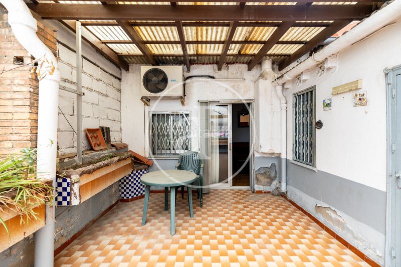 Foto bc645e63-6ad0-4425-8849-7b29eba33d78. Casa pareada casa en venta en les corts en Sant Ramon - Maternitat Barcelona