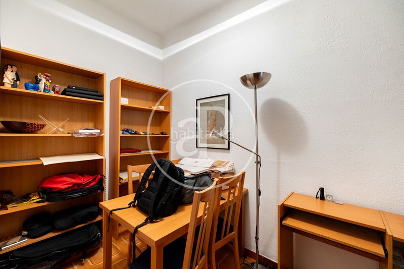 Foto dc653abf-4705-4240-9df0-5f53fc2ae2c1. Casa pareada casa en venta en les corts en Sant Ramon - Maternitat Barcelona