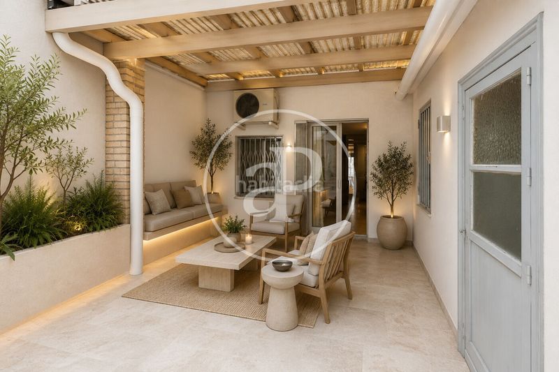 Foto f2828116-57a0-4006-960d-6ce55214bece. Casa pareada casa en venta en les corts en Sant Ramon - Maternitat Barcelona