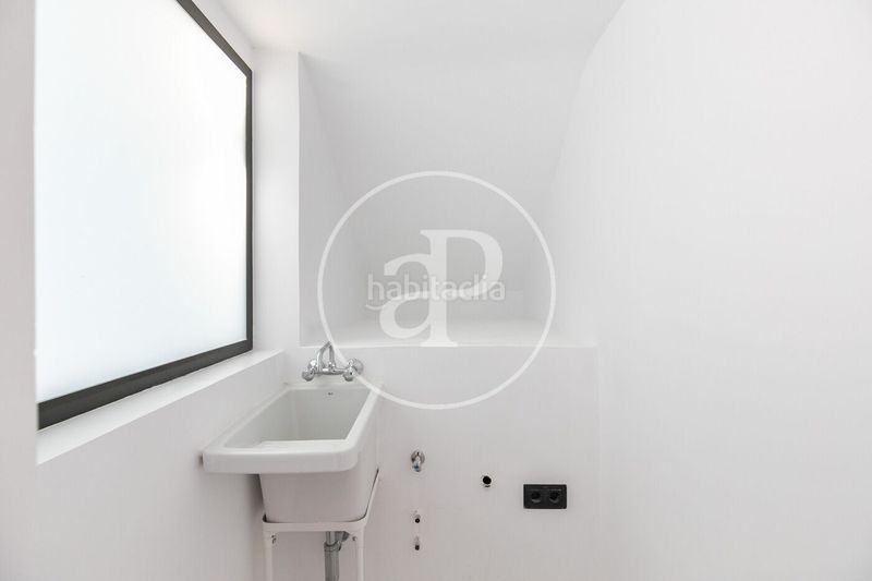 Foto eedb55a8-6edd-43d9-b7b5-bb3a42340ff4. Casa amb calefacció aparcament a La Miranda-Can Candeler Sant Just Desvern