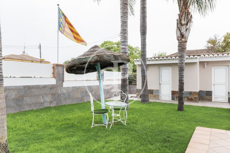 Foto a0af0412-6974-49d8-acfa-089f3dd9474e. Casa amb calefacció aparcament piscina a Los Pinares-La Masia Bétera