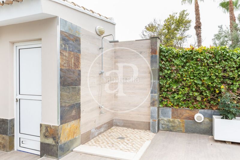 Foto adf5a057-be38-4f96-a8e0-962f3ee3aa32. Casa amb calefacció aparcament piscina a Los Pinares-La Masia Bétera