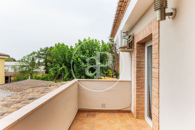 Foto e84b326f-e162-46e7-b3f2-10dbb49f6b74. Casa amb calefacció aparcament piscina a Los Pinares-La Masia Bétera