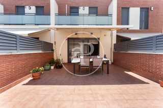 Casa adosada  Carrer del nord. Casa en venta en cerdanyola del vallès