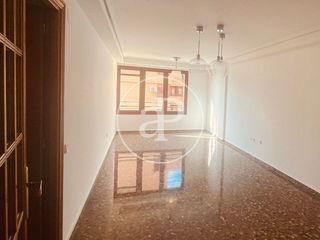 Location Appartement  Av. de catalunya. Piso en alquiler en  avenida cataluña