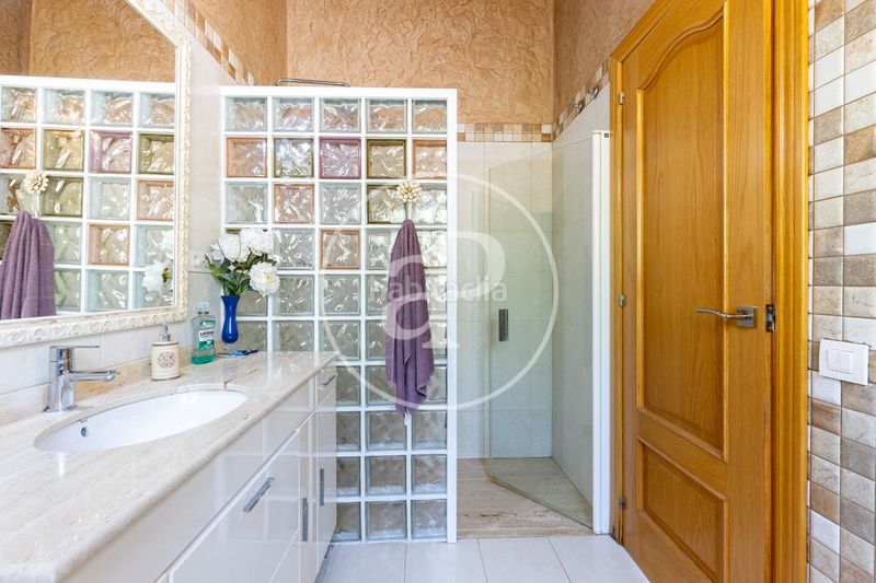 Foto a675c291-f7d3-43cd-8381-f2e4e52a6501. Casa amb calefacció aparcament a Sant Muç Rubí