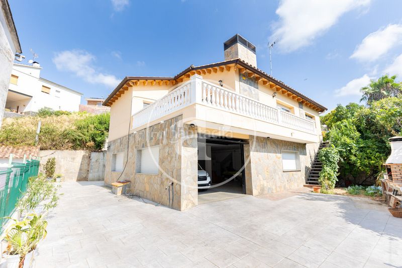 Foto e5799cd9-0c51-4f8d-bf50-47e10a1d2b18. Casa amb calefacció aparcament a Sant Muç Rubí