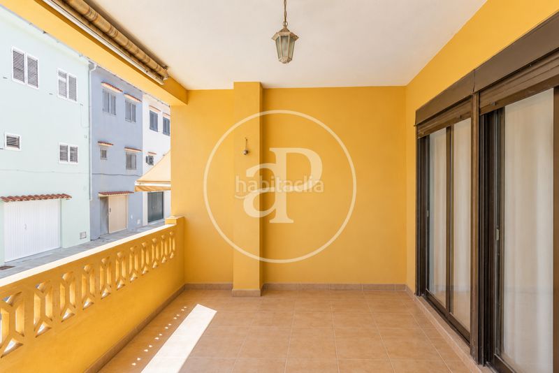 Foto 5f5c196a-9979-49aa-afe1-fec910840727. Casa adossada amb calefacció aparcament a Mareny de Barraquetes Sueca