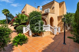House in El Carme-Sant Agustí-Bonavista. Casa en venta en leliana