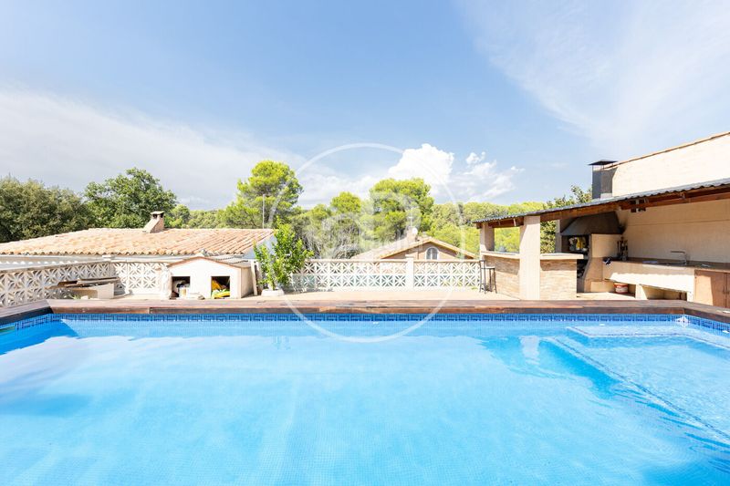 Foto 279ea3f8-1d90-4875-a323-5c1f79d13582. Pis amb calefacció aparcament piscina a Els Avets-Can Serrafossà-Ximelis Rubí