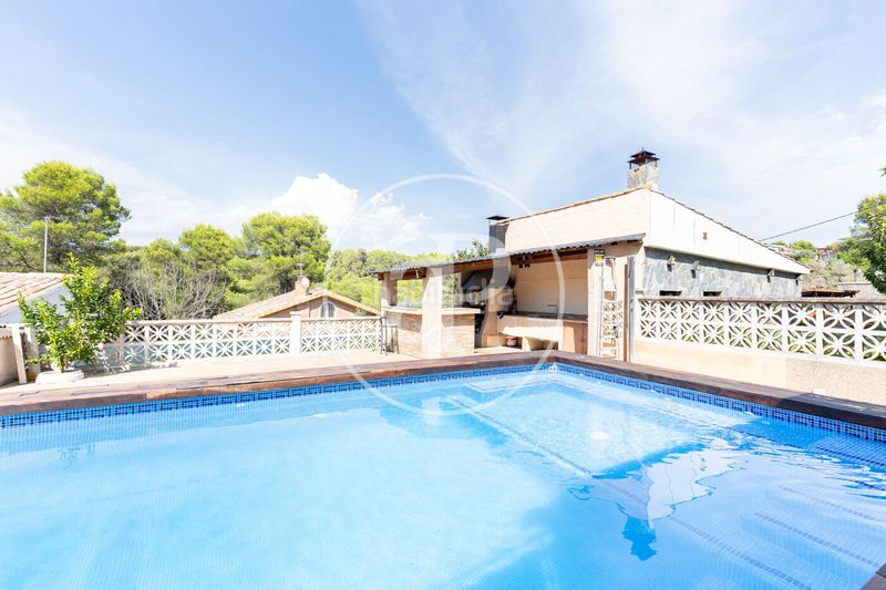 Foto a0217fe4-6fe5-49e8-8251-528b1be1999e. Pis amb calefacció aparcament piscina a Els Avets-Can Serrafossà-Ximelis Rubí