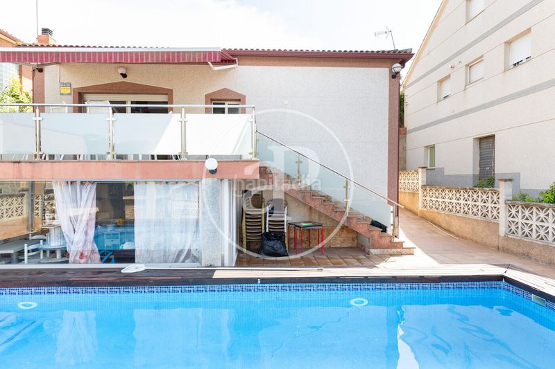 Foto dd8fce09-b23e-4e1d-aa3c-591d62eafe0a. Pis amb calefacció aparcament piscina a Els Avets-Can Serrafossà-Ximelis Rubí