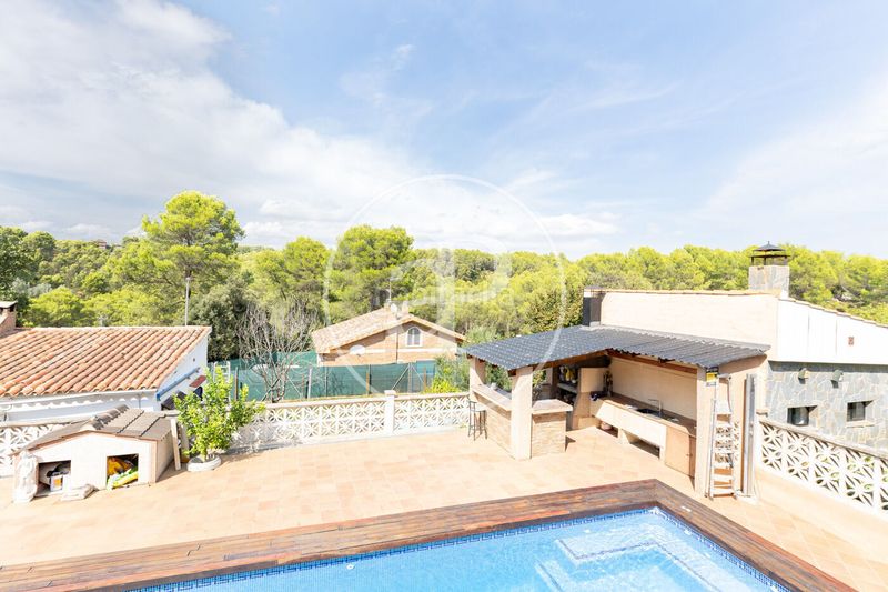 Foto fc9eef12-8e0c-4884-82fa-d54bca286af5. Pis amb calefacció aparcament piscina a Els Avets-Can Serrafossà-Ximelis Rubí