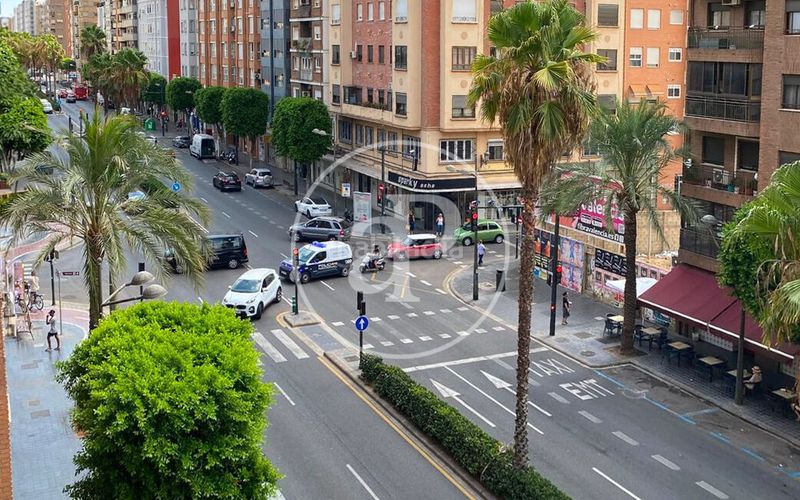 Foto 571d6f58-f0d4-4298-a66d-1b84b4c3b36a. Pis amb calefacció a Russafa Valencia