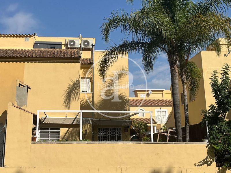 Foto 16242c23-4c84-4c08-ae1d-0582107a861f. Casa aparellada amb calefacció aparcament piscina a Godelleta