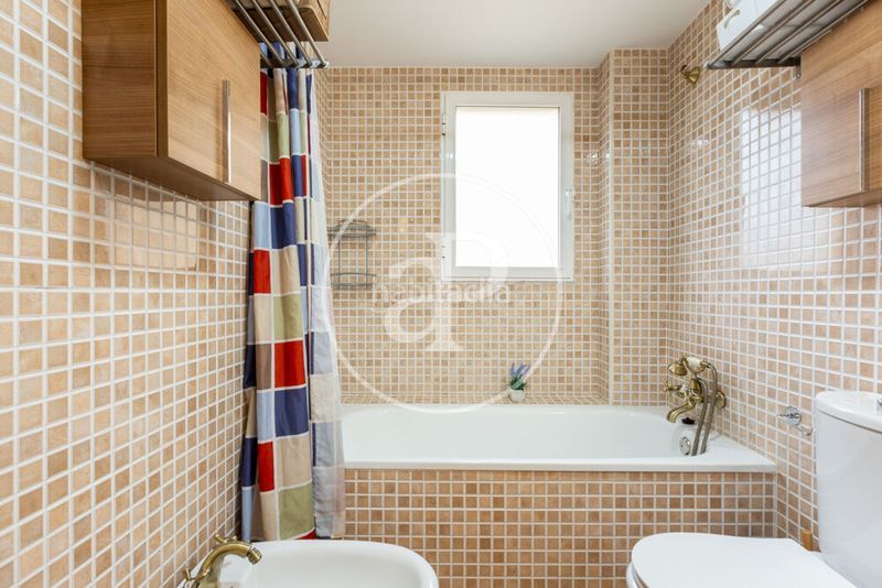 Foto a07e8655-717a-4716-9d63-0e5387747655. Casa aparellada amb calefacció aparcament piscina a Godelleta