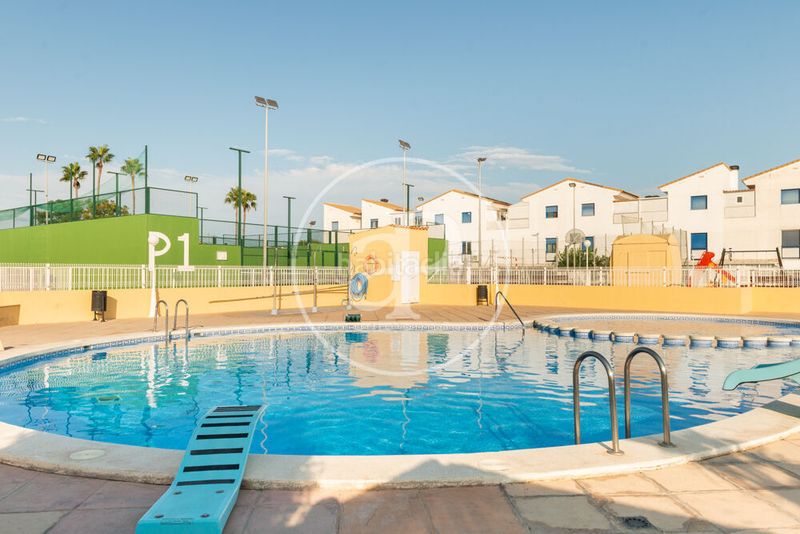 Foto 06ef1b68-d776-44b4-9d8e-a553da61af28. Semi detached house with parking pool in Playa-Ben Afeli Almazora / Almassora