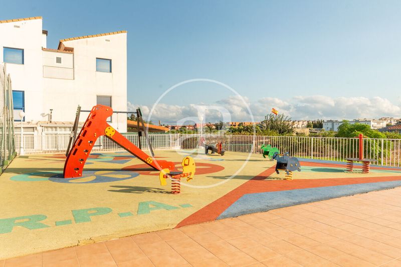 Foto 7d924b34-44e9-4427-8879-ab1000178b22. Semi detached house with parking pool in Playa-Ben Afeli Almazora / Almassora