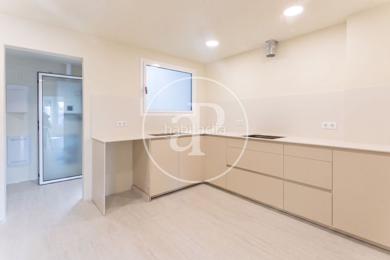 Foto b0dc8dee-ad82-4c34-8780-99917ab7d405. Alquiler piso  en alquiler en avenida roma, eixample en Barcelona
