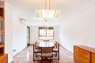 Rent Flat in L´Hort de Senabre. Piso en alquiler de 4 dormitorios en dr. pesset.