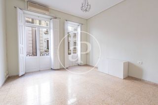 Location Appartement  Carrer de martí. Piso en alquiler en gran via
