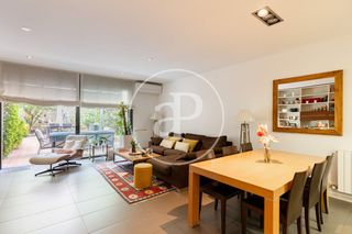 Casa  Carrer de solà. Casa en venta en les corts