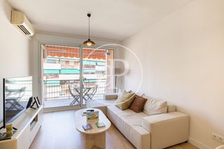 Pis  Carrer de lluçà. Piso en venta en las corts