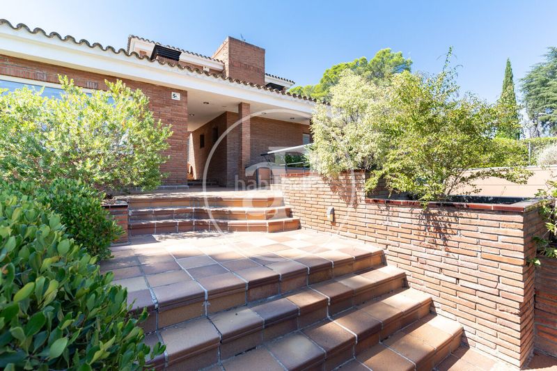Foto 657d2422-6a85-4214-bfea-bae1a1dc0fbd. Casa amb calefacció aparcament piscina a Bellaterra