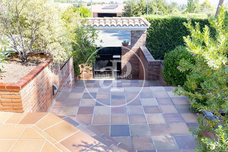 Foto 9cd10cb9-52dd-4592-9a90-218646789c85. Casa amb calefacció aparcament piscina a Bellaterra