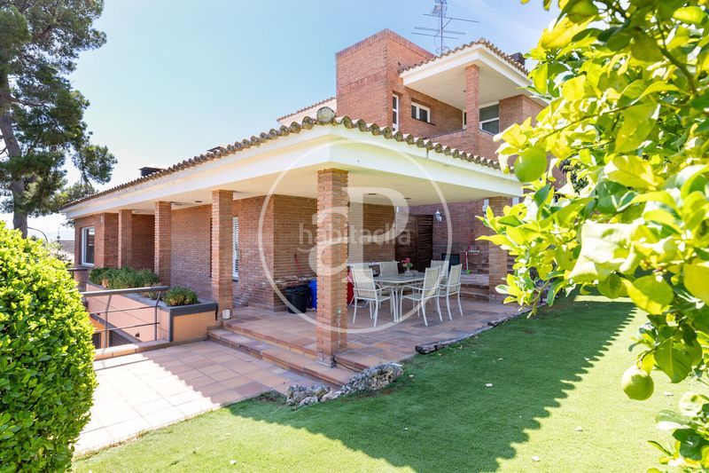 Foto da6ec8d0-b3ec-4c00-b4c7-a393c83b3cfc. Casa amb calefacció aparcament piscina a Bellaterra