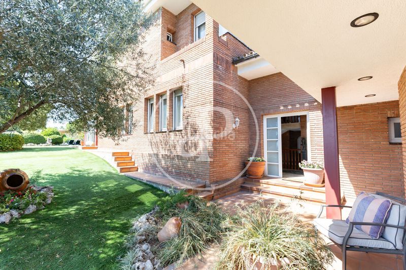 Foto de3d1482-891c-4c2d-9020-d8c39dabbde0. Casa amb calefacció aparcament piscina a Bellaterra